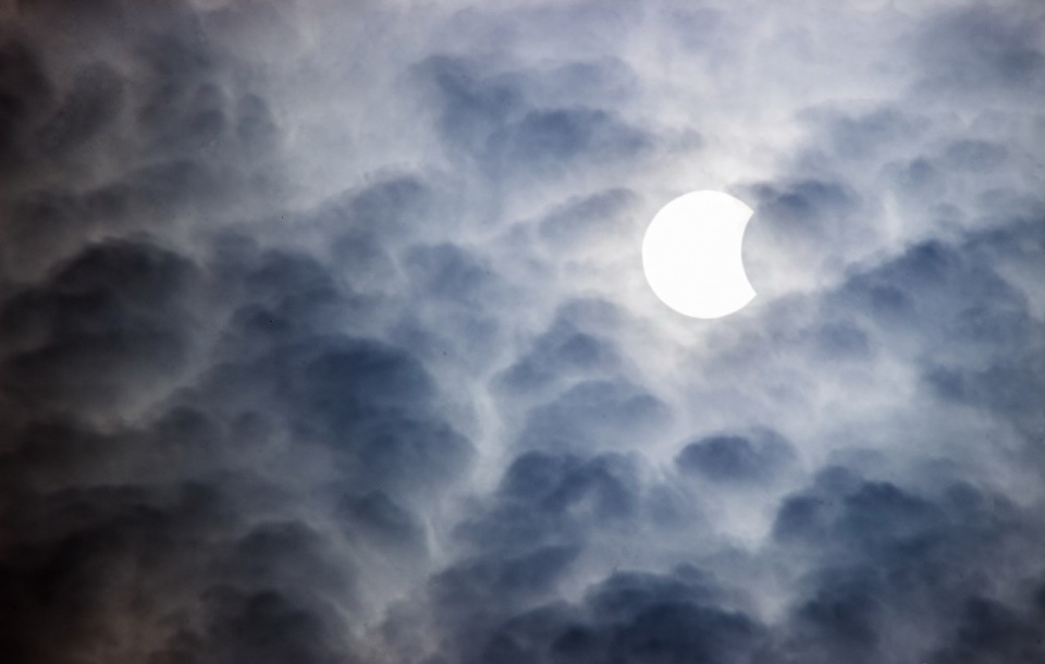 Фото затмения в Перми через фильтр