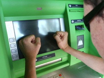 В Перми пенсионер разгромил банкоматы