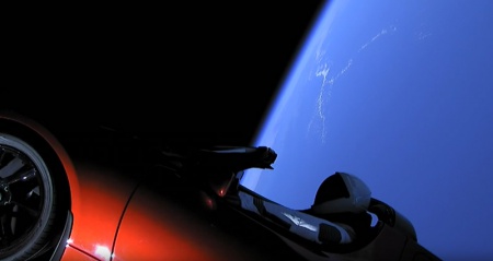 Поехали! Falcon Heavy отправила Tesla на Марс