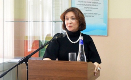 Подозреваемая в мошенничестве экс-судья Хахалева покинула Россию