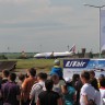 Пассажирский самолет Трансаэро готовится к взлету